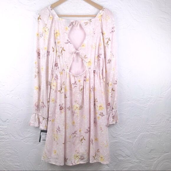 Art Class Pastel Pink Floral Dress-cut Out Back - Picture 8 of 16